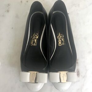 Ferragamo Varina flats